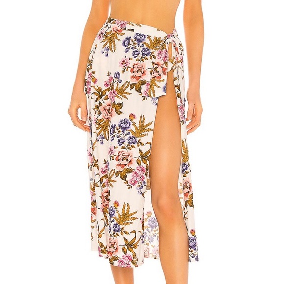 Tori Praver Kayla Floral Cover Up Skirt - Picture 1 of 7